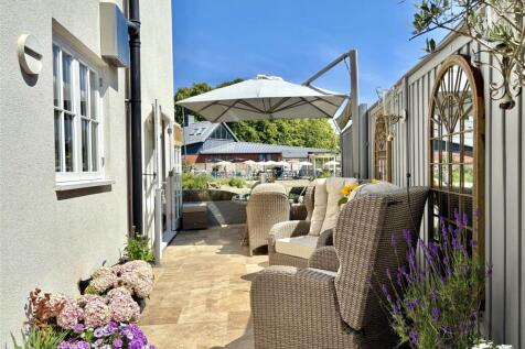 Riverside Terrace
