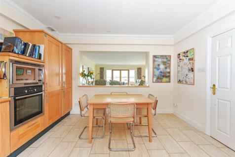 Kitchen/Breakfast Rm