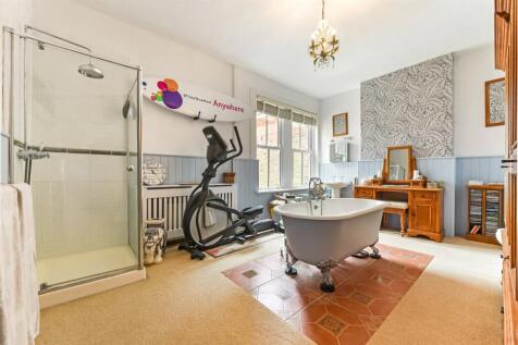 Bathroom En-Suite
