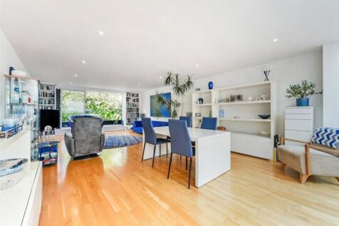 Sitting/Dining Room