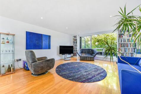 Sitting/Dining Room