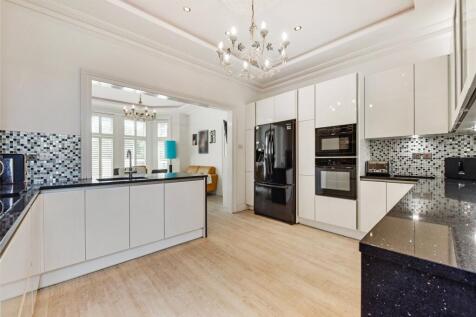 Dining/Kitchen