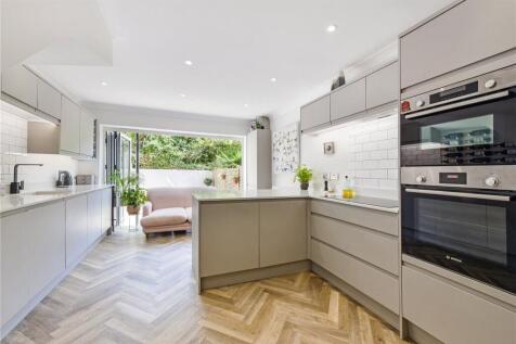 Kitchen/Breakfast Rm