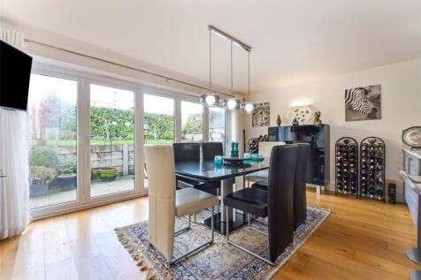 Spacious Dining Room