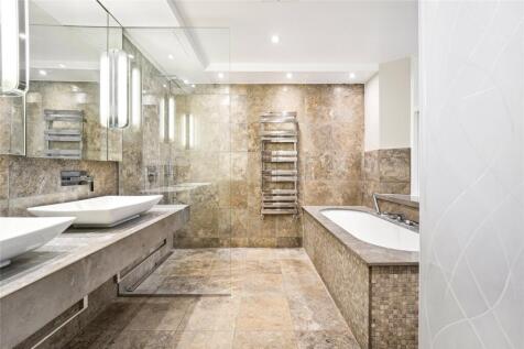 Principal Bathroom