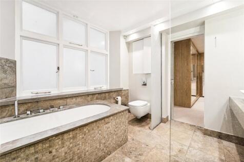 Principal Bathroom