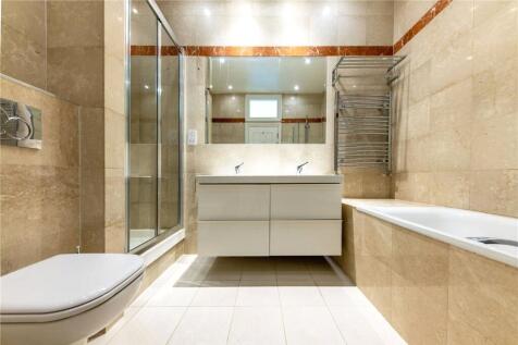 Principal Bathroom