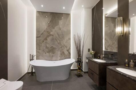 Principal Bathroom