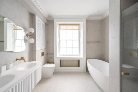 Principal Bathroom