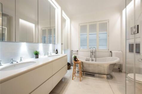 Principal Bathroom