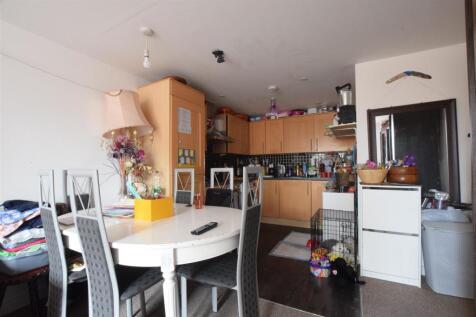 Lounge/Kitchen