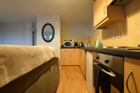 Lounge/Kitchen