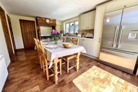 Kitchen breakfast room