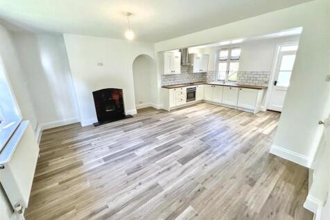 Living Room/Kitchen