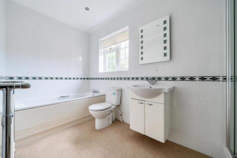 Ensuite Bed 6