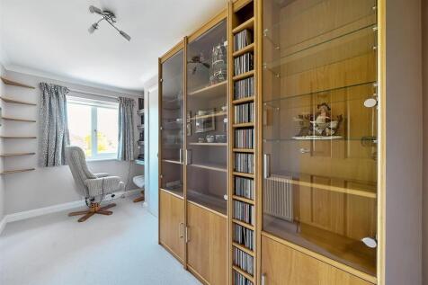 Bedroom 3/ Study