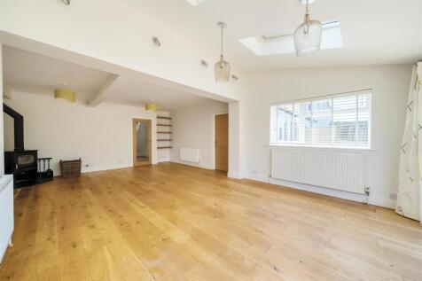 Sitting/Dining Room