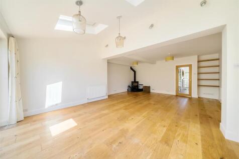Sitting/Dining Room