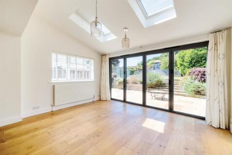 Sitting/Dining Room