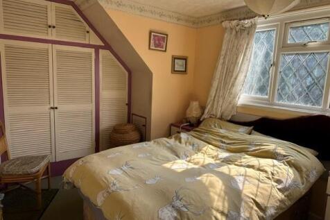 bed 1.jpg
