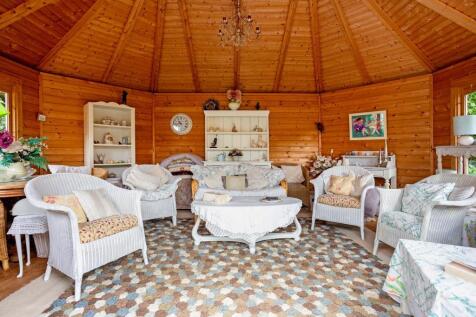 A SUMMERHOUSE INTERIOR.jpg