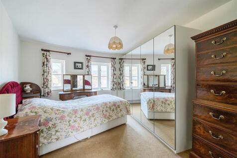 Principle bedroom