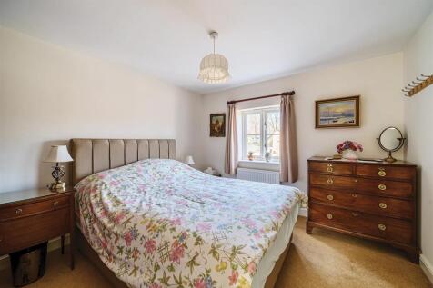 Guest bedroom