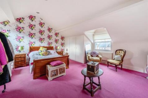 Principle bedroom