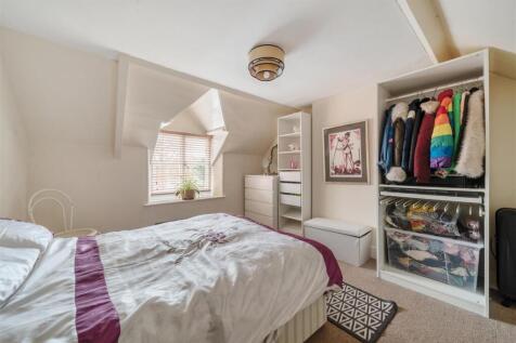 Guest bedroom