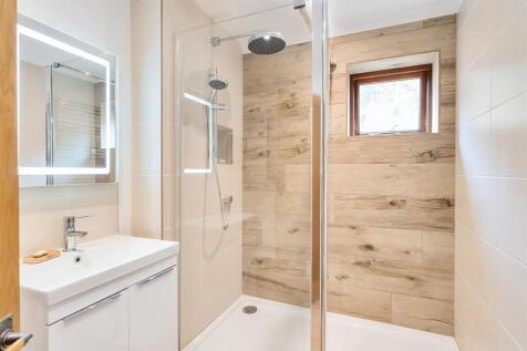 Family shower room