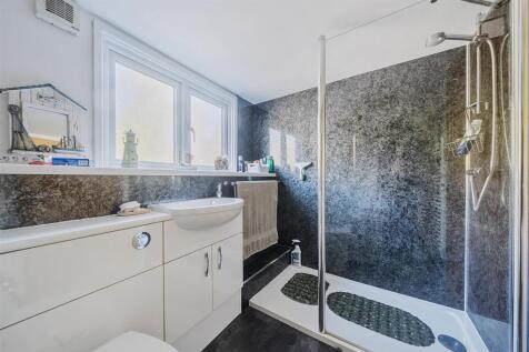 Main Shower Room