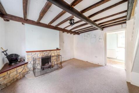 Sitting room for 22