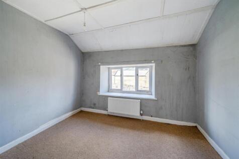 Bedroom for 18