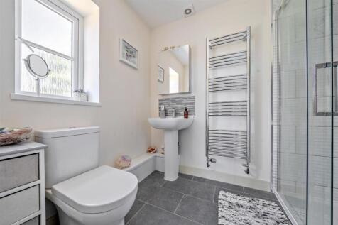 En-suite shower