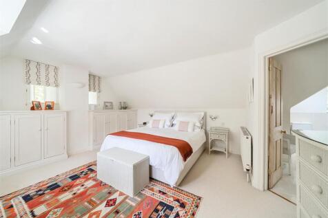 Principal bedroom