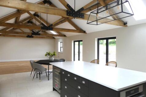 Kitchen/dining /living area