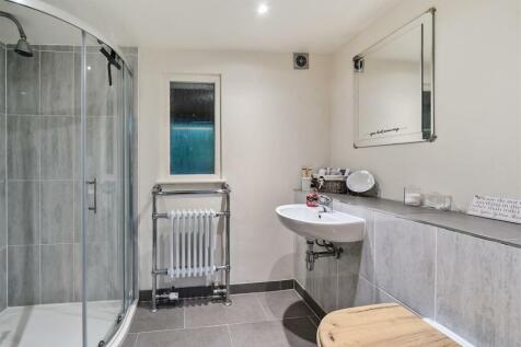 En Suite Shower Room