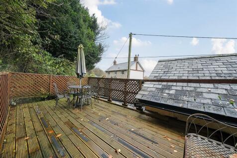 Raised Deck / Outside
