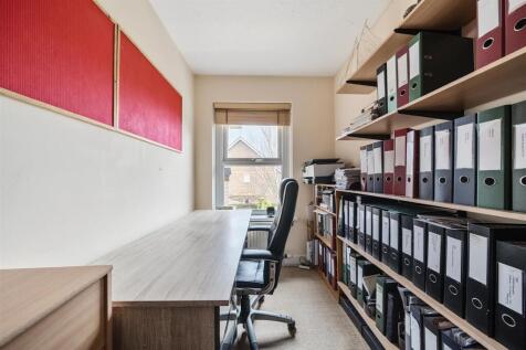 Bedroom / Home Office