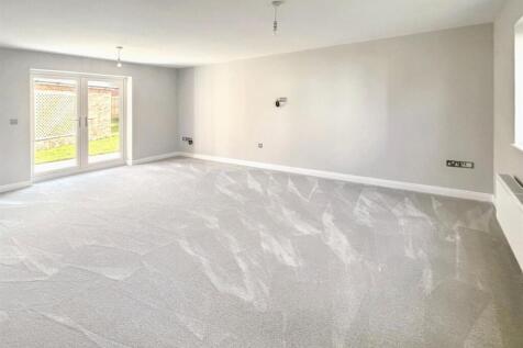 9 Dukes Drive - Sitting Room.jpg