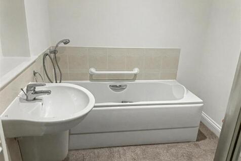 Bathroom - Newly Decorated