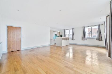Kitchen / Living Room