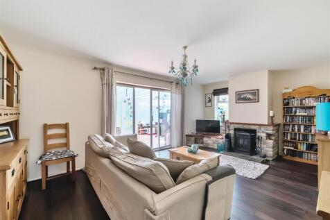 Flat - Family Room