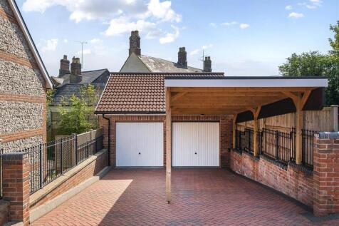 Double Garage &amp; Carport