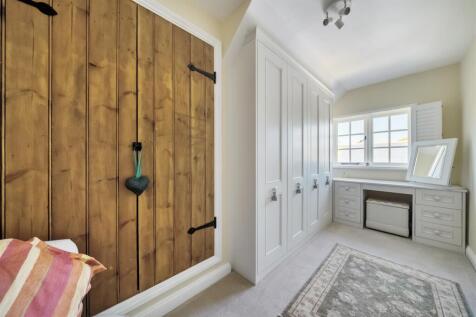Bedroom/Dressing Room