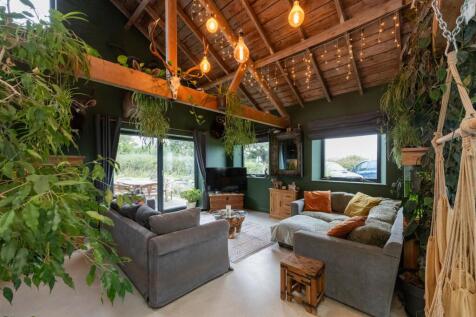 Lower Kingston - Red Brick Barn Internals-5.jpg