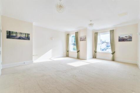 Sitting / Dining Room