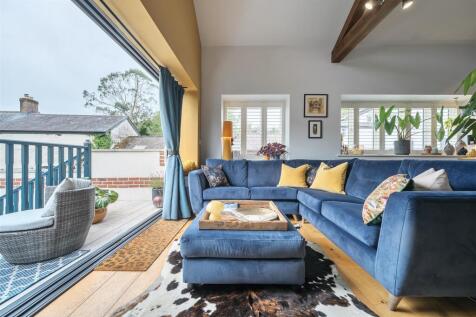 Kitchen / Sitting Room