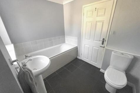 Bathroom shot 2