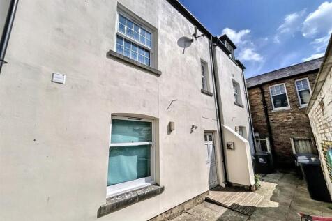 17-18 High East Street
